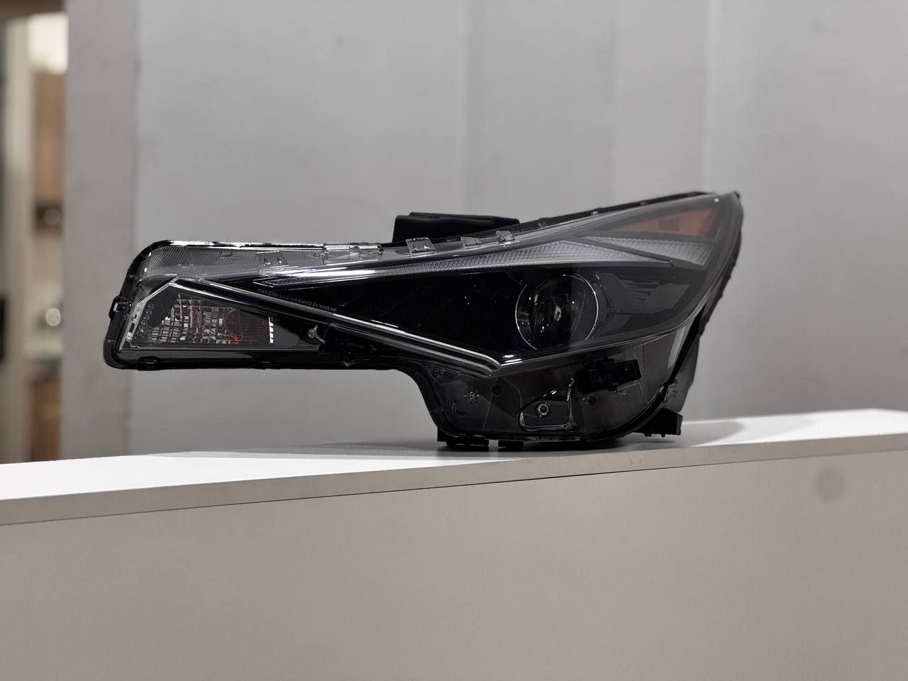 92102-AB000 Hyundai Elantra 2021–2023 Ön Sağ Fara